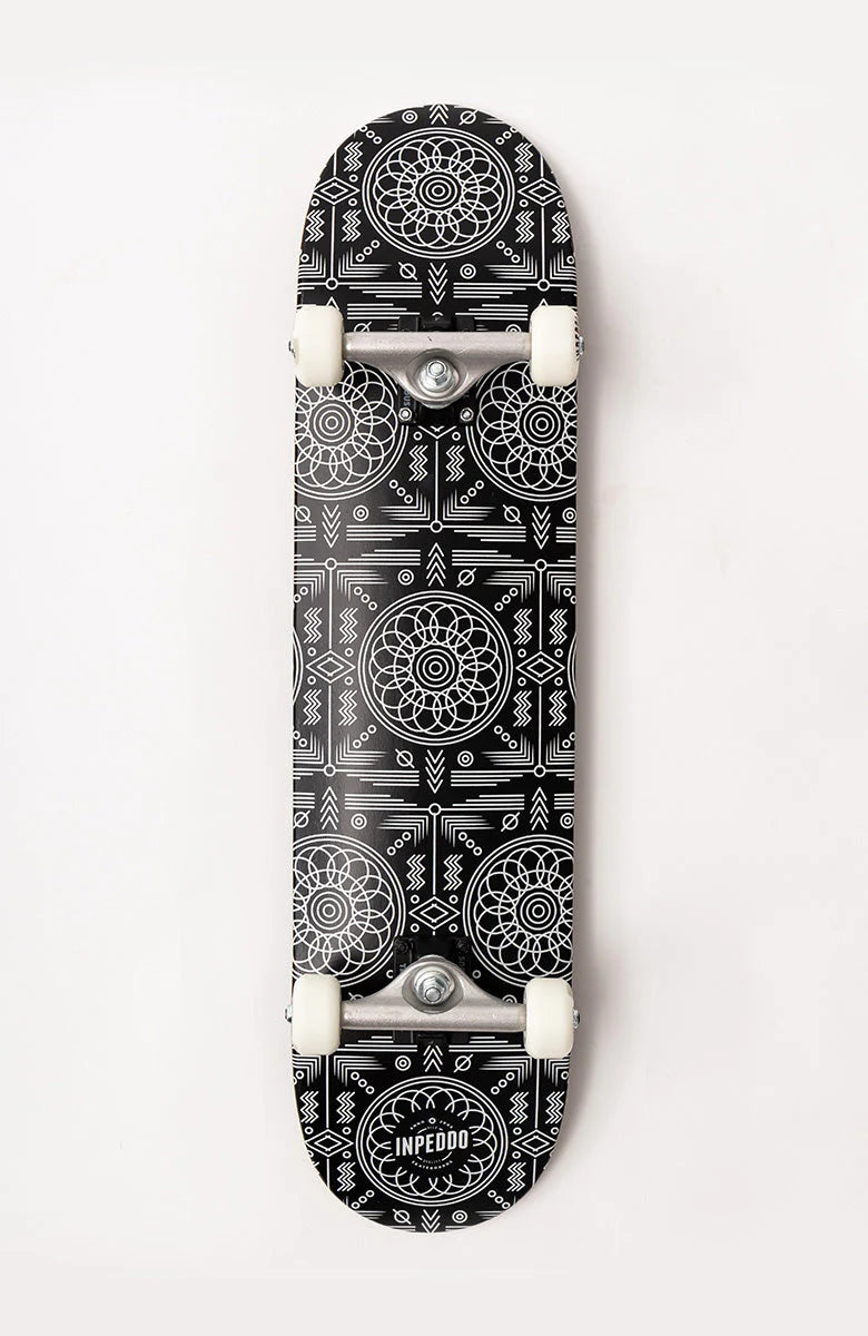 INPEDOO // COMPLETE SKATEBOARD // BLACK CARPET