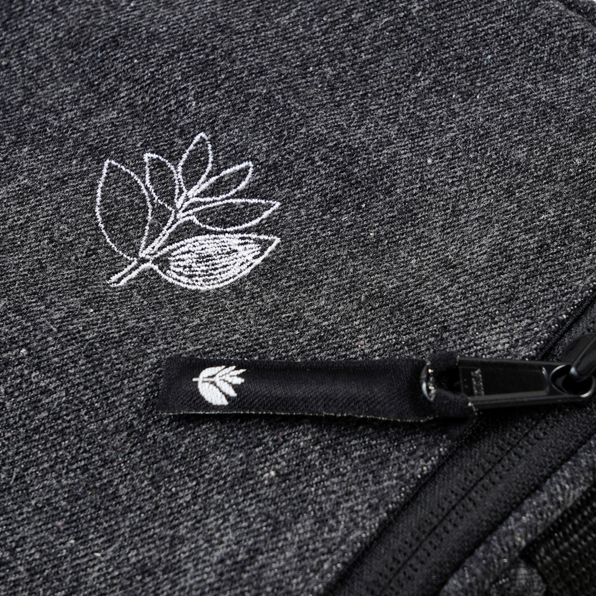 MAGENTA // SQUARE POUCH DENIM BAG // BLACK