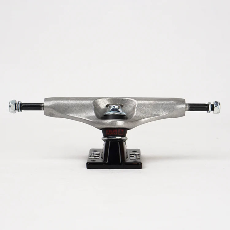 FILM TRUCKS //BLACK BASE // 5.5 // SET